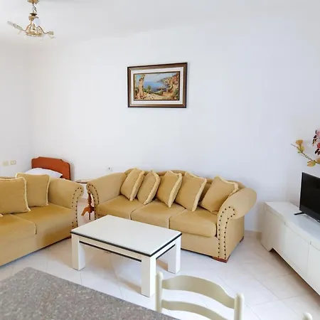 Fredi Apartment