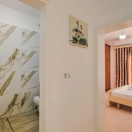 Fredi Apartment *