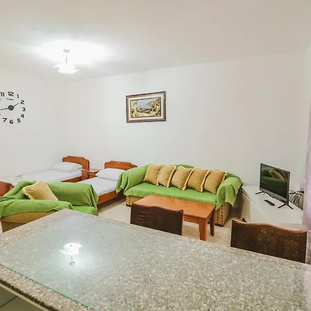 Fredi Apartment *
