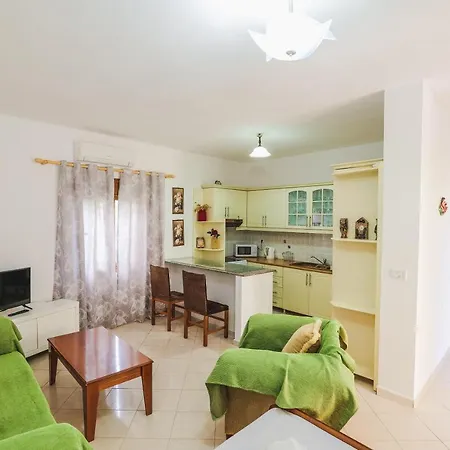 Apartment Fredi *