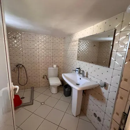 Fredi Apartment