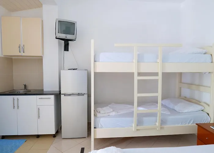 Fredi Apartment Ksamil