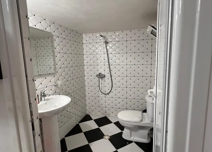 Fredi Apartment Ksamil